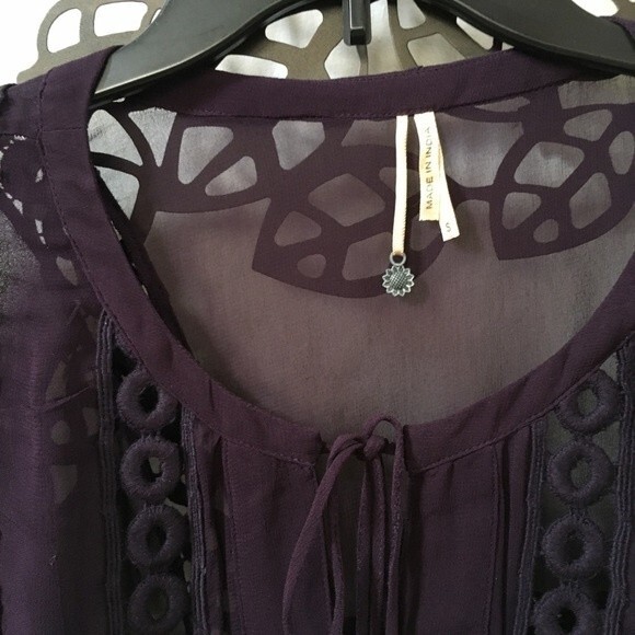 Peace & Pearls Eyelet Embroidered Purple Tunic S - Picture 4 of 15